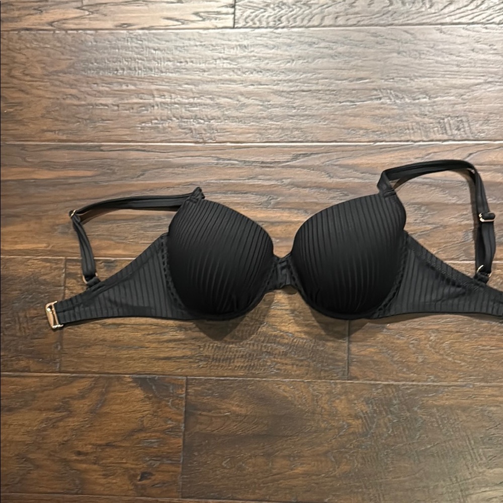 Shade & Shore Black Ribbed Bikini Top